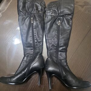 Elegant Black Heeled Boots